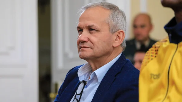 Carlos Ramón González como prófugo de la justicia tras salir del país por escándalo de la UNGRD