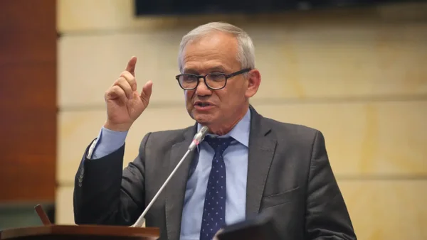 Renunció Carlos Ramón González a la Dirección Nacional de Inteligencia, tras señalamientos en caso UNGRD