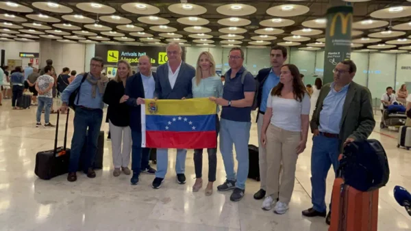 “Es una dictadura desquiciada. Hemos sido maltratados”: diputados expulsados de Venezuela