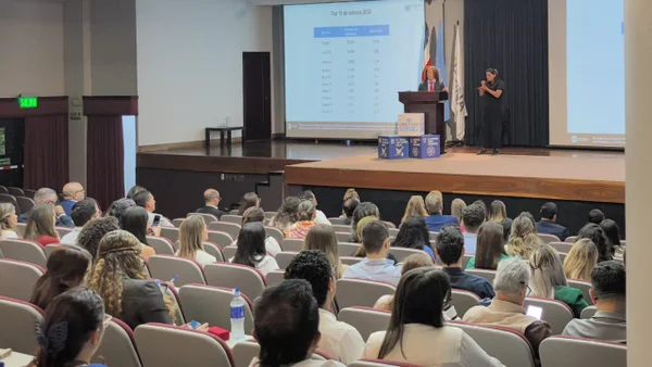 Aumento del 102% en discursos de odio racistas en redes sociales en Costa Rica, revela informe de la ONU