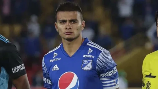 Oficial: Jhon Duque se vestirá de rojo tras su paso por Millonarios y Nacional