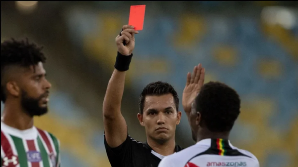 Nicolás Gallo en el 'ojo del huracán', otra vez: protagonizó polémica en Águilas vs. Patriotas