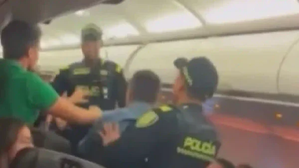 Fiscalía imputará cargos contra los dos hombres que agredieron a un policía en el aeropuerto El Dorado