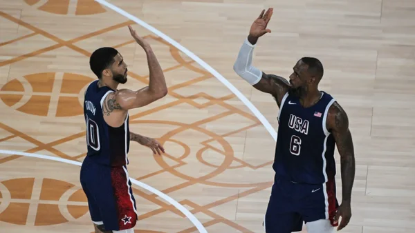 ¡Partidazos! Prográmese con las semifinales de baloncesto en París 2024