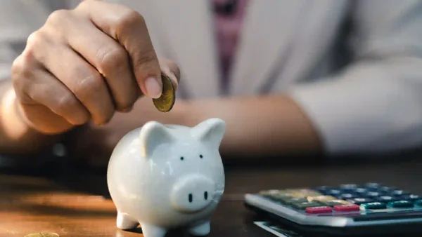 ¡Póngalo en práctica! Este es el mejor método para ahorrar, según la inteligencia artificial