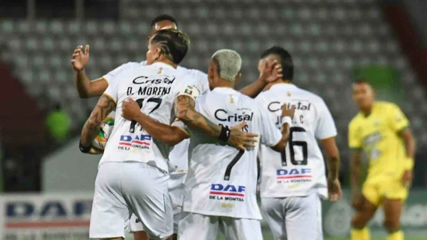 Once Caldas ganó contra Bucaramanga y es el nuevo líder del fútbol colombiano: vea los goles