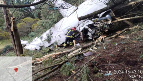 Avioneta se desplomó en una vereda de Chía, Cundinamarca Avioneta se desplomó en una vereda de Chía, Cundinamarca