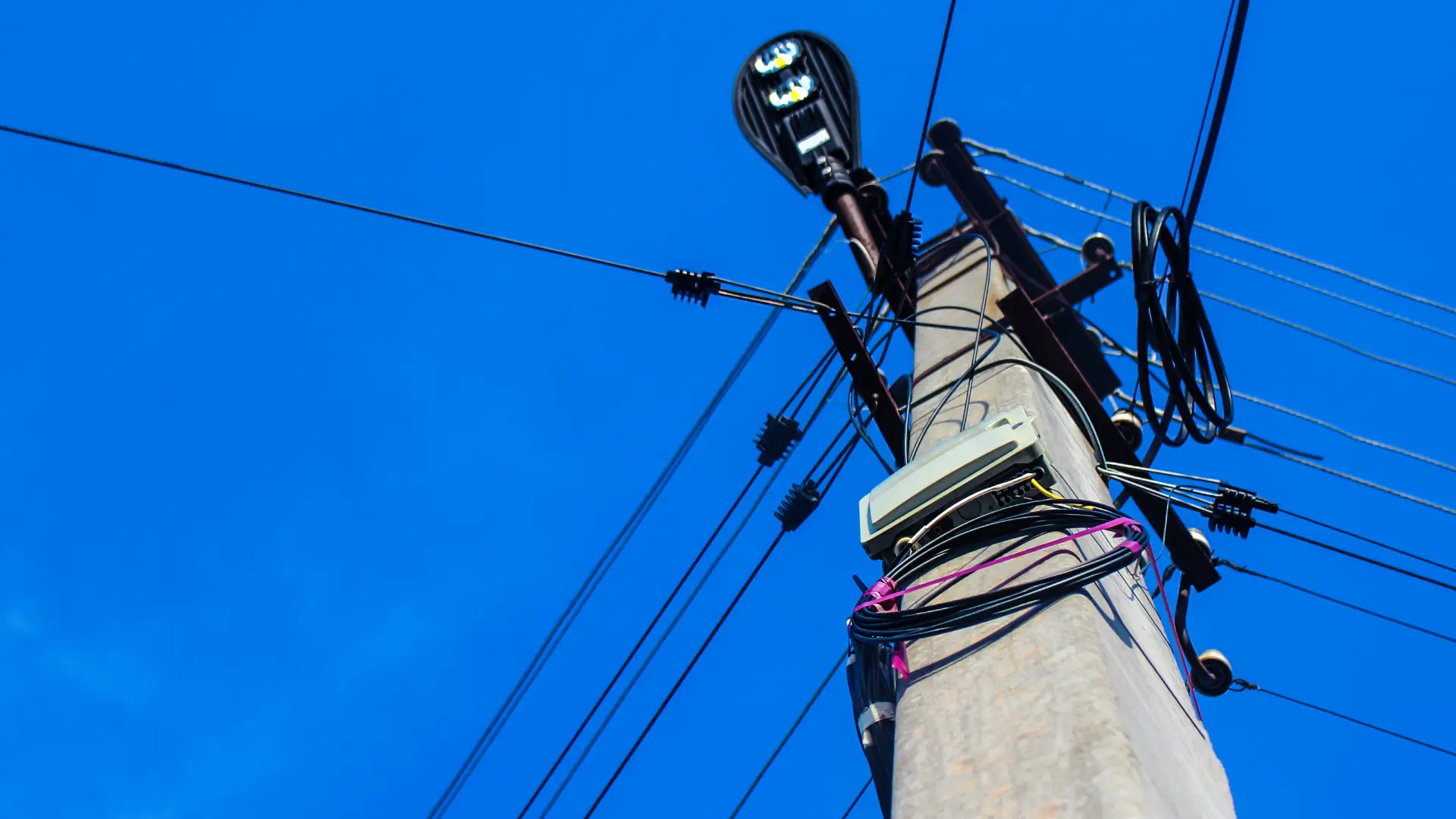 Imagen de referencia de energía eléctrica. Foto: Freepik.