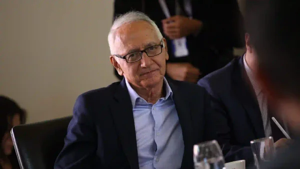 Ministro de Salud expuso la solución para el desabastecimiento de medicamentos: ¿De qué se trata?