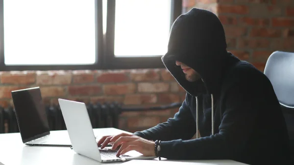 Lituano robó más de 100 millones de dólares a Facebook y Google: ¿Cómo logró estafarlos?