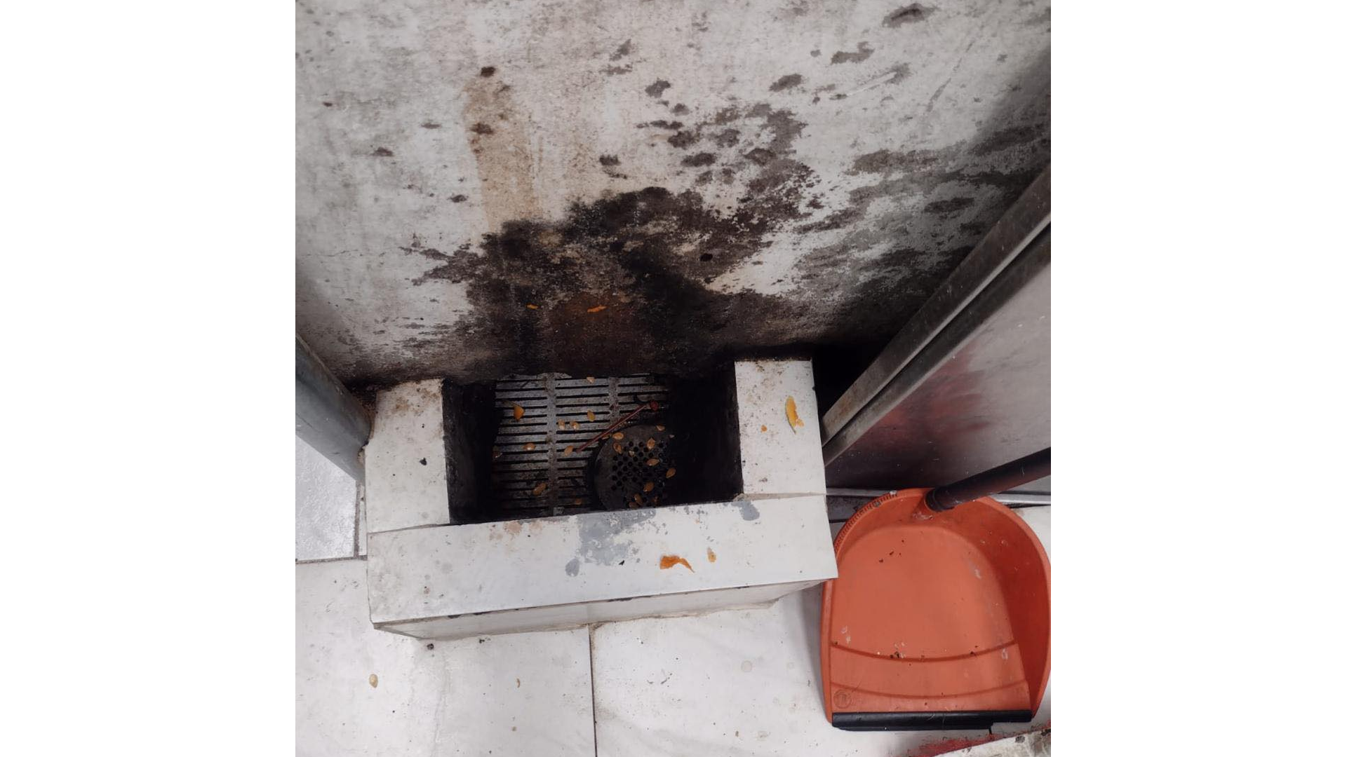 Restaurante cerrado en Ibagué.