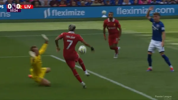 El insólito fallo de Luis Díaz con Liverpool en el inicio de la Premier League