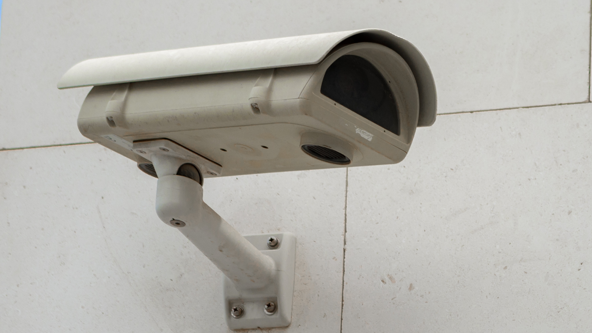 Cámaras de reconocimiento de placas.