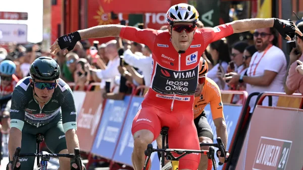 Wout Van Aert dio certero golpe en la Vuelta a España: vibrante victoria en la tercera etapa