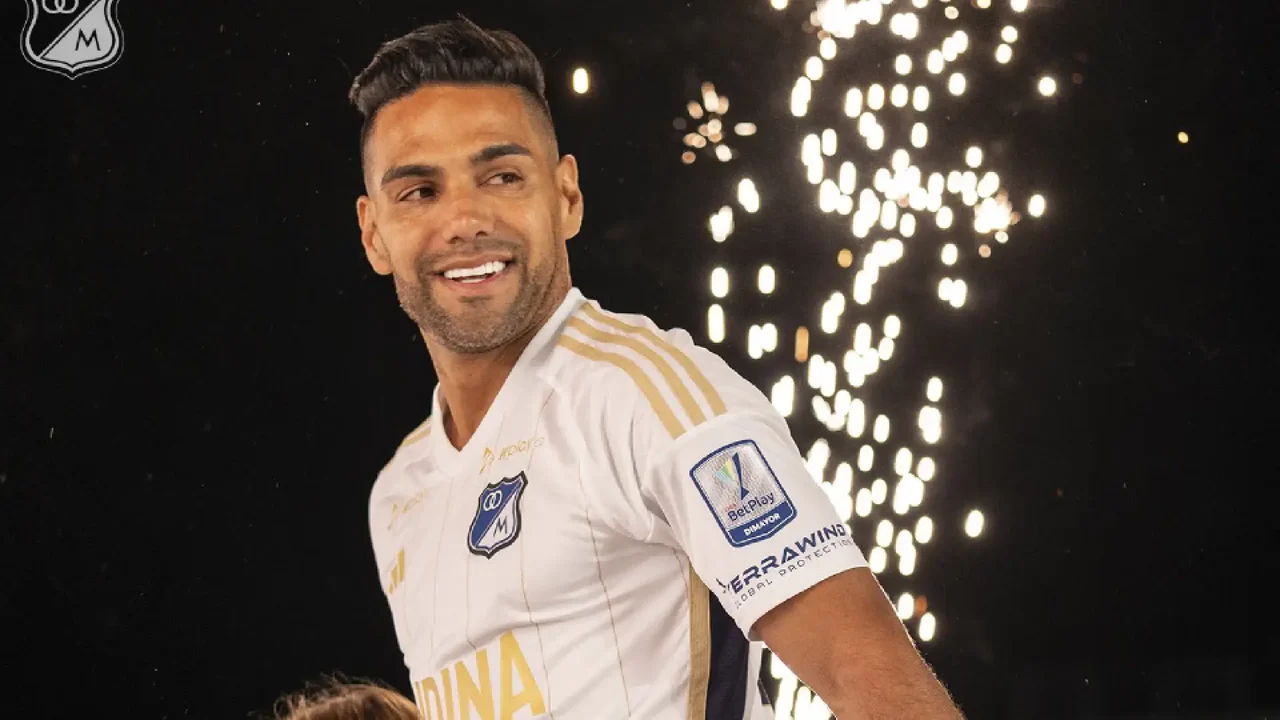 La ternura de Falcao en su infancia: foto con sus hermanas roba ...