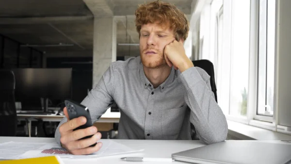 ¿Cuál es la etapa de la vida con mayor incidencia de infelicidad? Esto dicen los estudios científicos ¿Cuál es la etapa de la vida con mayor incidencia de infelicidad? Esto dicen los estudios científicos