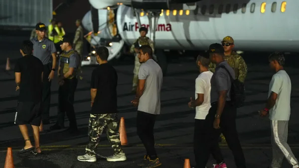 Colombia recibió el primer vuelo con 29 deportados desde Panamá bajo acuerdo con EE. UU. Colombia recibió el primer vuelo con 29 deportados desde Panamá bajo acuerdo con EE. UU.