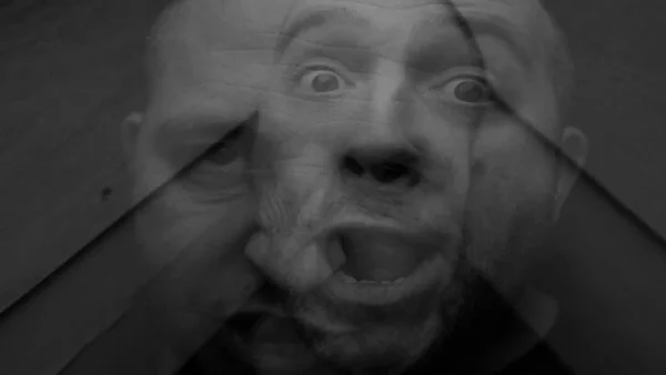 Colombiano ganó un premio en EE.UU. por contar su batalla contra presencias extrañas y esquizofrenia