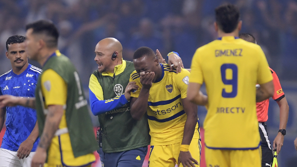 Luis Advíncula le quitó el récord a un colombiano: expulsiones más rápidas en Conmebol Luis Advíncula le quitó el récord a un colombiano: expulsiones más rápidas en Conmebol