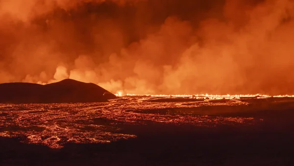 Alerta por aumento de actividad volcánica: se abrió una segunda fisura tras la erupción en Islandia
