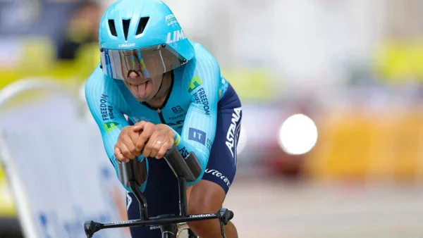 No le alcanzó a Harold Tejada: a un km de la meta perdió la etapa con Primož Roglič