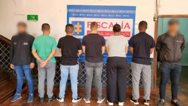 Cinco policías habrían golpeado por 12 horas a un ciudadano en Valle del Cauca: la Fiscalía los judicializó Cinco policías habrían golpeado por 12 horas a un ciudadano en Valle del Cauca: la Fiscalía los judicializó