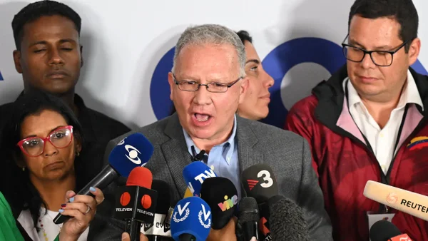 "Esta lucha es hasta el final, que el miedo no nos calle": esposa de Perkins Rocha tras su detención