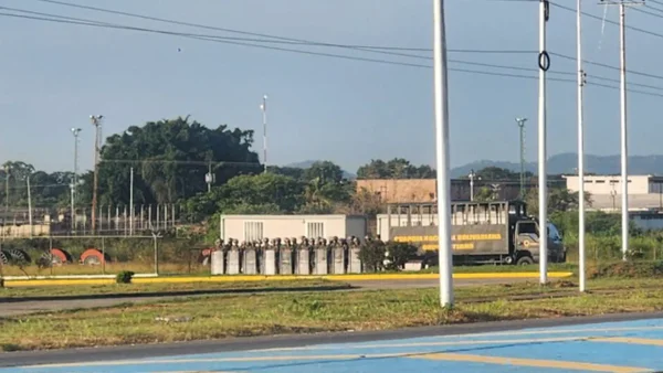 Más de 700 detenidos en Venezuela fueron trasladados a cárceles de máxima seguridad; el OVP denunció irregularidades Más de 700 detenidos en Venezuela fueron trasladados a cárceles de máxima seguridad; el OVP denunció irregularidades