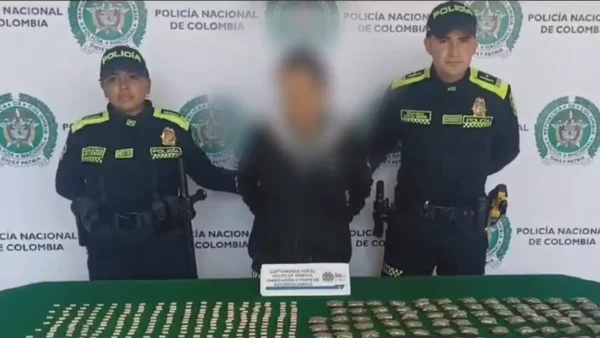 Adulta mayor vendía marihuana y bazuco en puesto ambulante de limones en Bogotá
