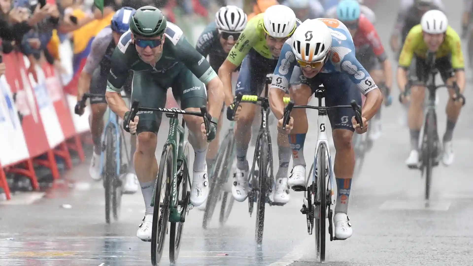 Victoria de Groves en la etapa 17