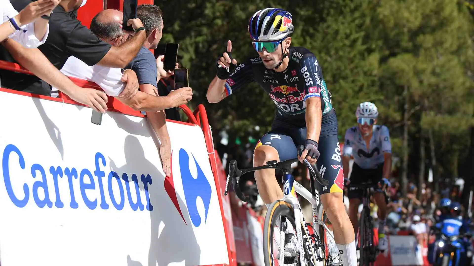 Primož Roglič ganó la etapa 19 y es el nuevo líder de la Vuelta a España