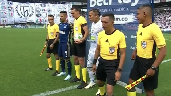 Wilmar Roldán no se aguantó las ganas y pidió una foto histórica con Falcao y Dayro