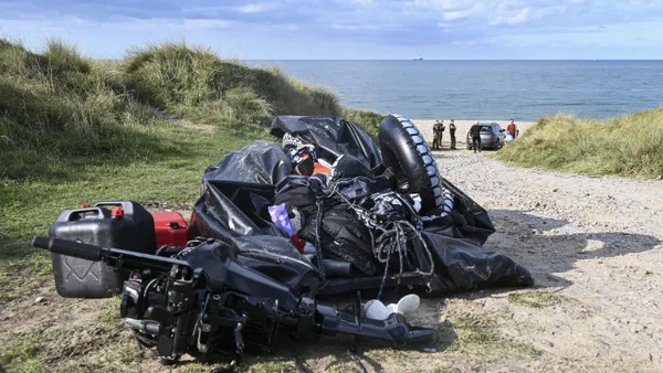 Trágico naufragio: murieron ocho migrantes que intentaba cruzar el Canal de la Mancha Trágico naufragio: murieron ocho migrantes que intentaba cruzar el Canal de la Mancha