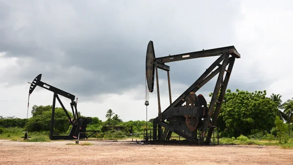 Oposición venezolana pidió a EE. UU. suspender licencias petroleras para presionar a Maduro Oposición venezolana pidió a EE. UU. suspender licencias petroleras para presionar a Maduro