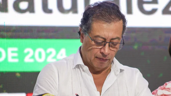 Presidente Petro estaría usando aviones privados en lugar de la Fuerza Aérea: ¿hay riesgo por su seguridad? Presidente Petro estaría usando aviones privados en lugar de la Fuerza Aérea: ¿hay riesgo por su seguridad?