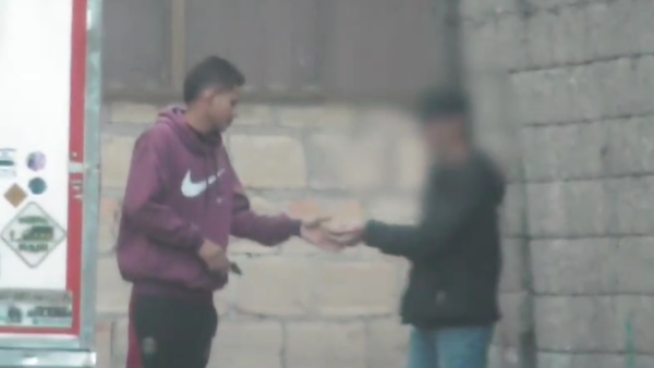 VIDEO | Así era como una banda criminal vendía droga cerca a colegios en Bogotá
