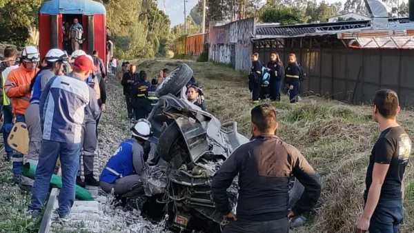 Grave accidente del Tren de La Sabana y un vehículo en Chía: tres personas sobrevivieron