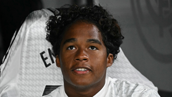 Endrick le pegó un rodillazo en los genitales a un rival: vea la descalificadora agresión