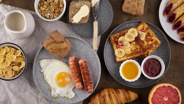El desayuno ideal: Proteínas, fibra y grasas saludables según la ciencia
