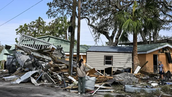 Ascienden a 63 los muertos por el paso del huracán Helene en Estados Unidos