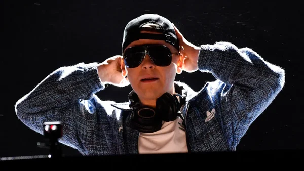 Bizarrap fue visto sin gafas, ni gorra en un partido de Messi y las fotos se hicieron virales Bizarrap fue visto sin gafas, ni gorra en un partido de Messi y las fotos se hicieron virales