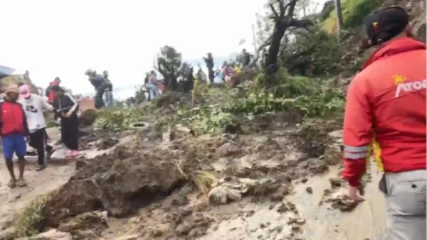 30 casas de Ciudad Bolívar resultaron afectadas por deslizamientos causados por las lluvias en Bogotá
