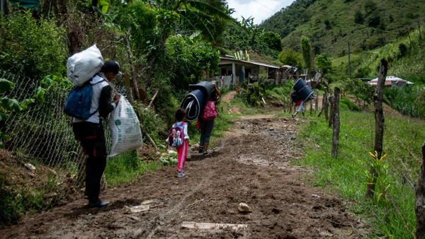 Cerca de 30 campesinos desplazados en Antioquia por conflictos entre grupos armados ilegales