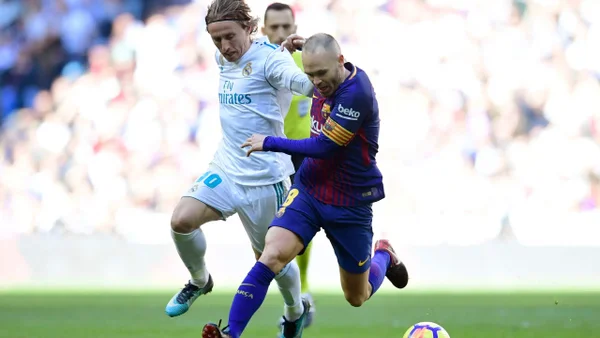 Como un grande: Andrés Iniesta se retiró del fútbol y el Real Madrid lo despidió Como un grande: Andrés Iniesta se retiró del fútbol y el Real Madrid lo despidió
