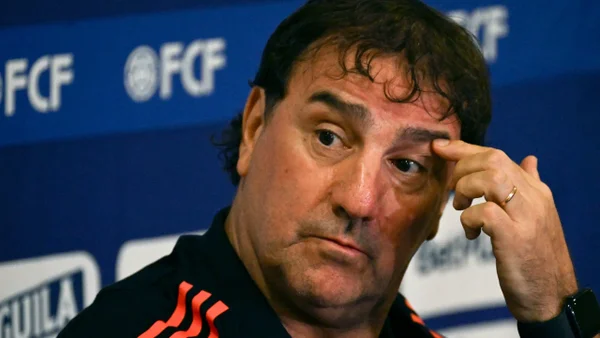 Bolivia jugando con espías: Lorenzo denunció insólito hecho en la práctica de Colombia