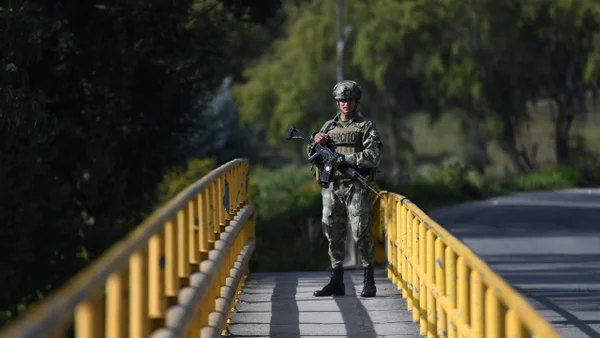 Dos soldados fueron arrastrados por un río en el Meta y están desaparecidos Dos soldados fueron arrastrados por un río en el Meta y están desaparecidos