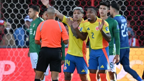 Recogebolas boliviano reveló el 'picante' cruce que tuvo con miembros de Colombia durante el partido