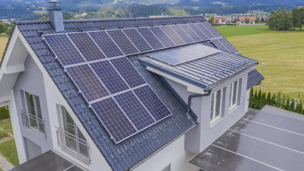 ¿Cuánto cuesta tener un panel solar en casa? Este es el valor en dólares