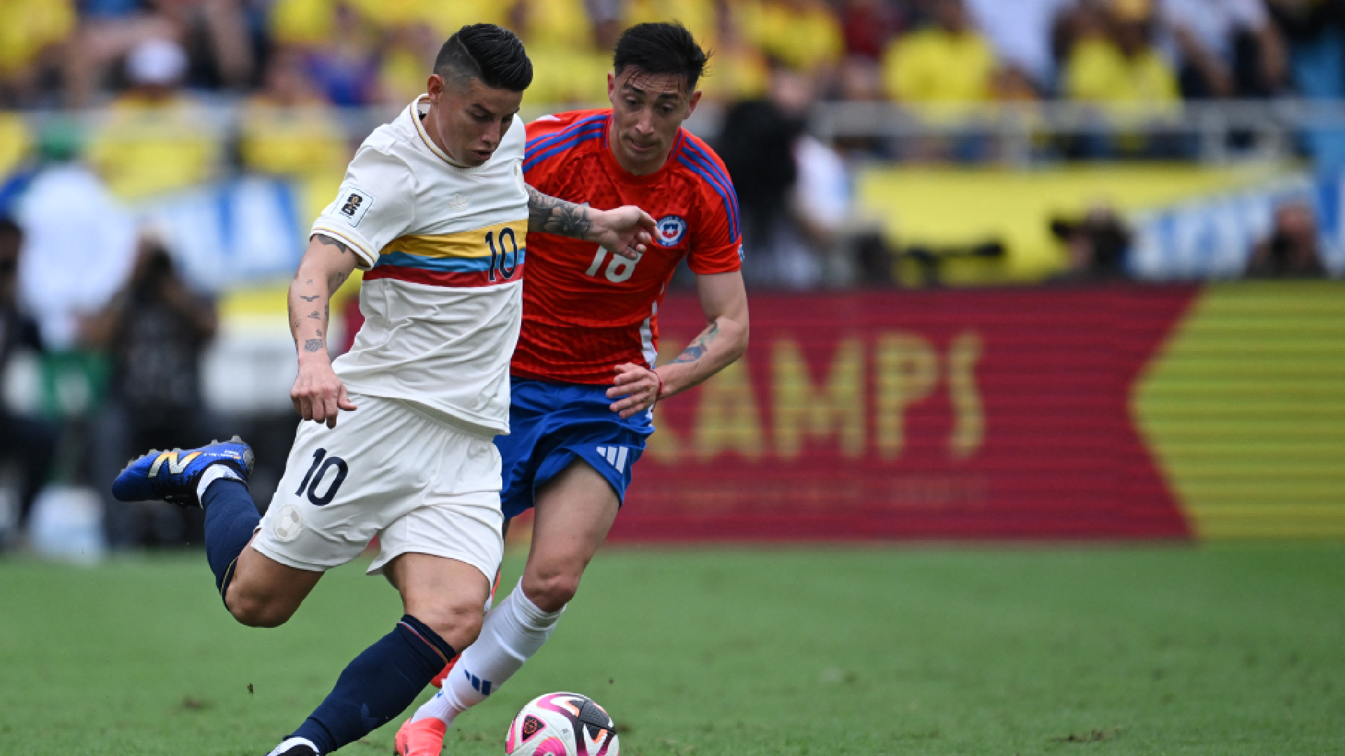 Dávinson Sánchez casi anota el primero en Colombia vs. Chile