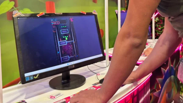 ¿Cómo los creadores de videojuegos pueden participar en el Round Gamer?